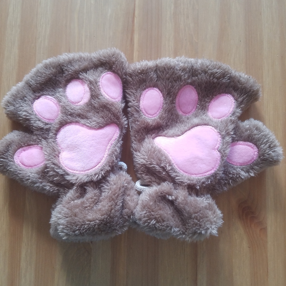 Cat paw fingerless gloves *new*